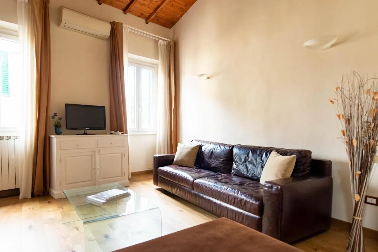 Modern, Bright Near Boboli Gardens & Santo Spirito - Homeunity Florence