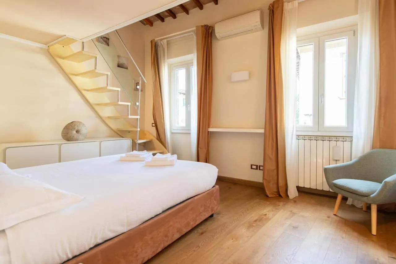 Modern, Bright Near Boboli Gardens & Santo Spirito - Homeunity Florence Italie